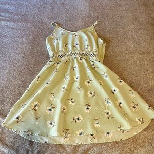 Elegant Floral Mini Dress in Light Green